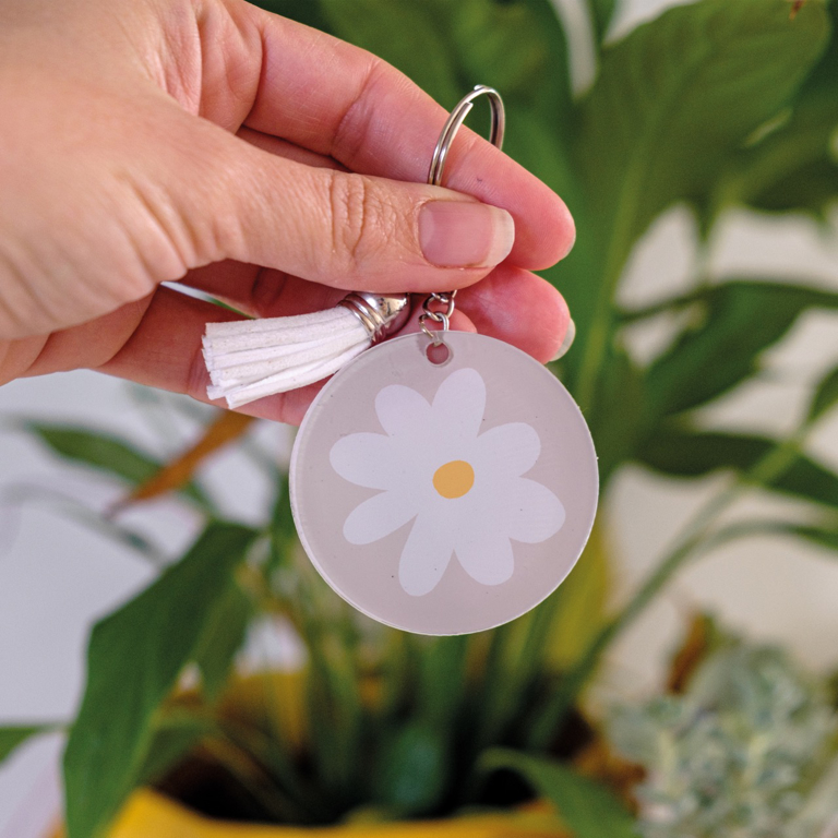 Picture of Beige Daisy Flower  Keyring